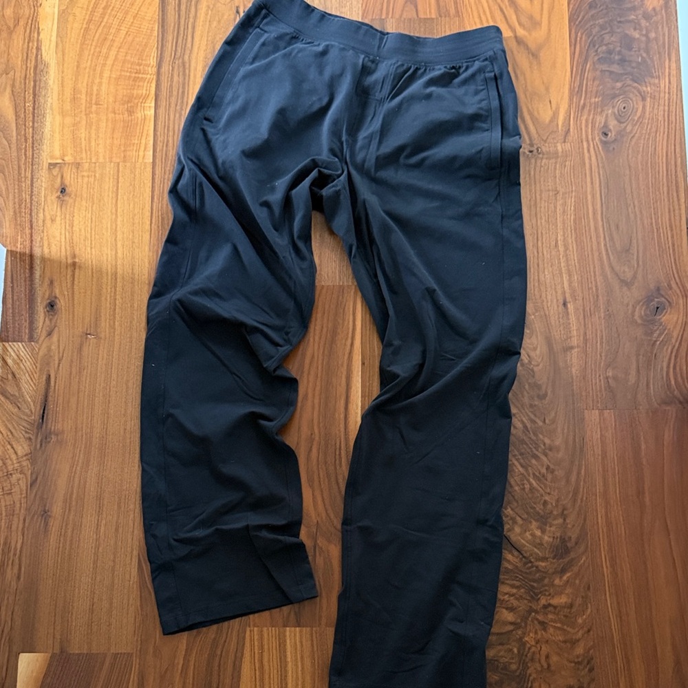 Lululemon Men's Black Joggers - Picture 2 of 7